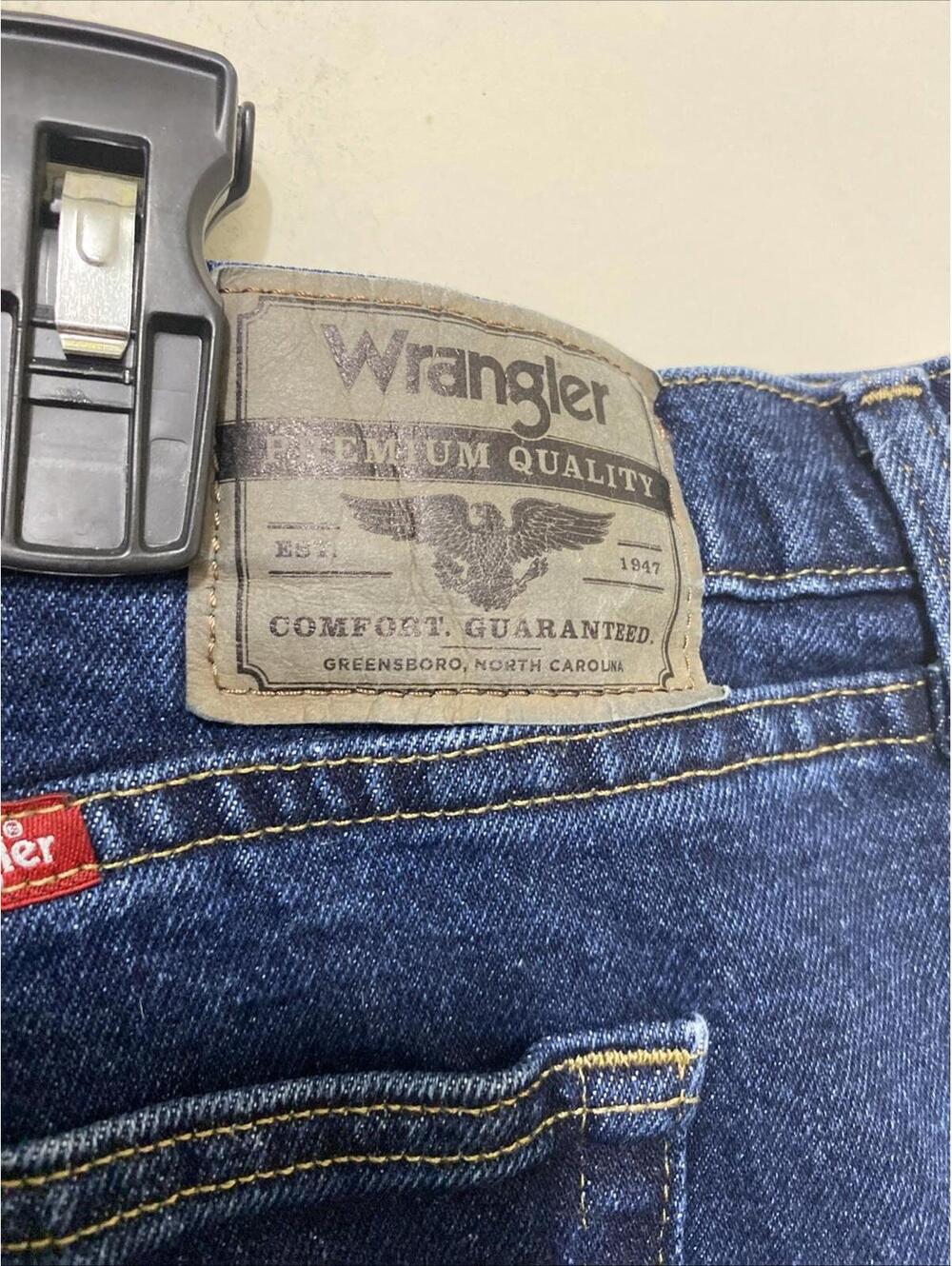 Wrangler Men's 5 Star Comfort Flex Relaxed Fit Dark Wash Jean Shorts Size 46 - Picture 10 of 12